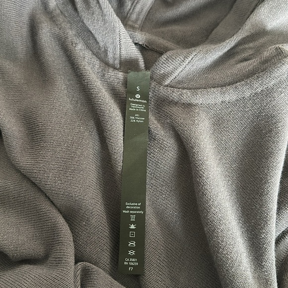 Lululemon Athletica Hooded Sweater - Picture 10 of 10